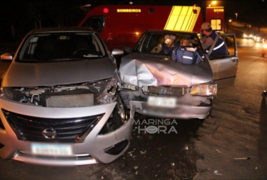 foto de Câmera de segurança registra colisão entre carros em Maringá