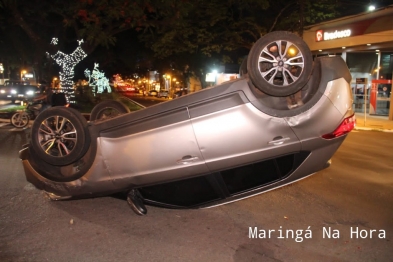 foto de Mulher é socorrida ao capotar carro em Maringá