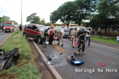 foto de Motorista derruba poste após acidente na Avenida Colombo em Maringá  