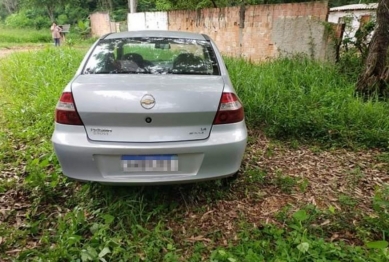 foto de Professor é encontrado morto com lingerie na boca e enrolado em tapete dentro de carro no Paraná