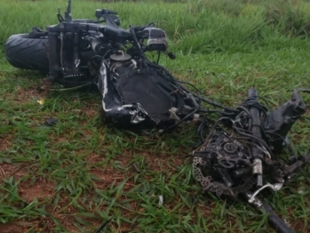 foto de Empresário morre em colisão frontal de moto com carreta na BR-376