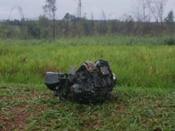 foto de Empresário morre em colisão frontal de moto com carreta na BR-376