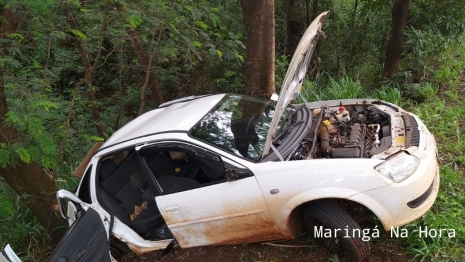 foto de Motorista e passageiro ficaram presos às ferragens após acidente grave entre Maringá e Iguaraçu