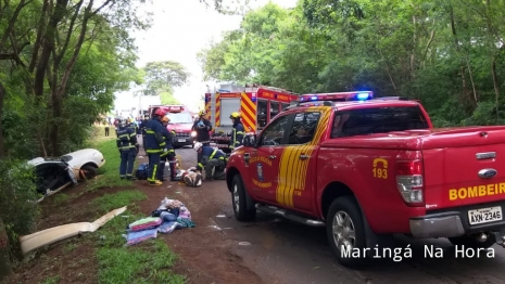 foto de Motorista e passageiro ficaram presos às ferragens após acidente grave entre Maringá e Iguaraçu