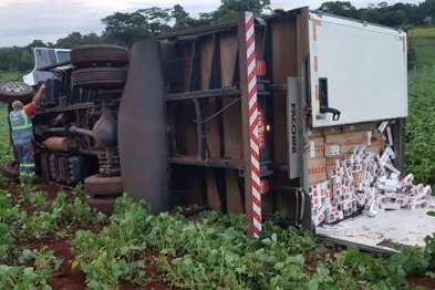 foto de Motorista de caminhão com cigarro contrabandeado do Paraguai morre em confronto com a polícia