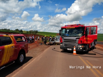 foto de Colisão frontal deixa seis pessoas feridas na PR-323