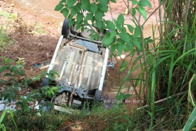 foto de Motorista vai a cachoeira e quando retorna não encontra carro em Sarandi