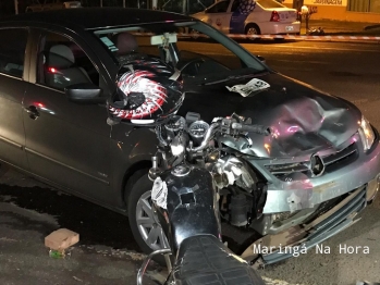 foto de Moça é socorrida inconsciente após acidente entre carro e moto em Maringá