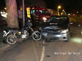 foto de Moça é socorrida inconsciente após acidente entre carro e moto em Maringá