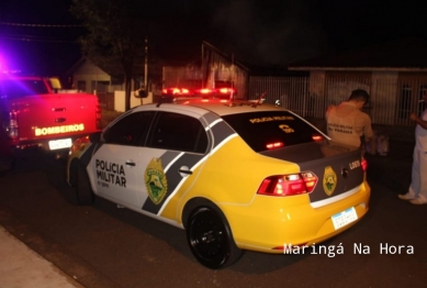 foto de Casa de madeira é destruída pelo fogo no Jardim Alvorada em Maringá