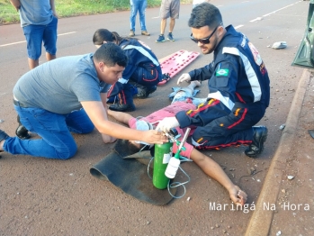 foto de Motorista perde o controle do veículo, derruba poste na PR-323 entre Paiçandu e Maringá