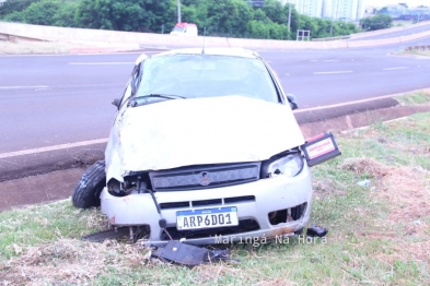 foto de Jogador do Maringá Seleto Futsal sofre ferimentos graves após capotar carro na Marginal do Contorno Norte