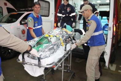 foto de Colisão frontal entre carro e motocicleta deixa jovem gravemente ferido em Maringá