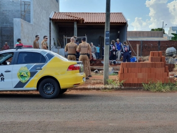 foto de Criança de 3 anos cai em buraco de 5 metros e é resgatada em Maringá