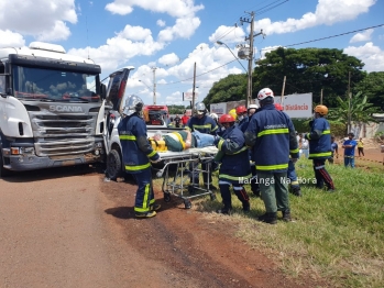 foto de Estudante de medicina fica preso às ferragens após colisão contra carreta em Maringá