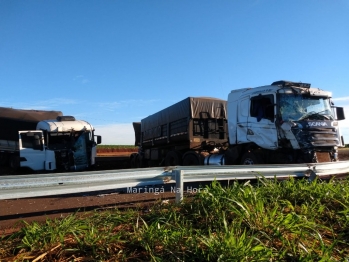 foto de Motorista fica ferido após batida frontal entre duas carretas na PR-323 entre Paiçandu e Água Boa