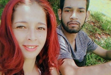 foto de Casal morre ao bater carro em árvore na PR-158