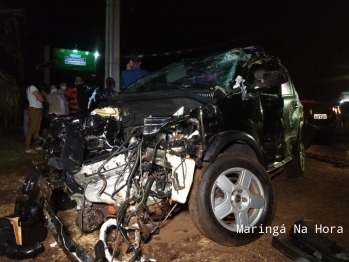 foto de Colisão entre carro e carreta na PR-317, deixa pai e filhas feridos