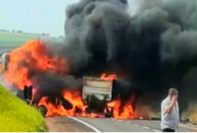 foto de Trágico acidente mata motoristas na BR-376