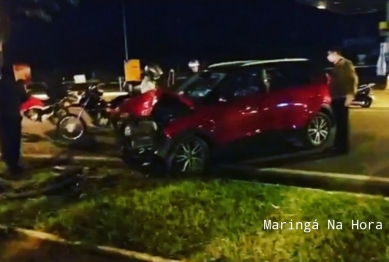 foto de Morre no hospital, mulher que bateu carro contra árvore em Maringá