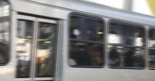 Procon de Maringá flagra lotação em ônibus no Terminal Urbano  