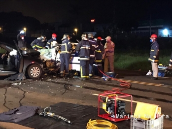 foto de Colisão frontal entre veículos deixa duas pessoas gravemente feridos no Contorno Sul de Maringá