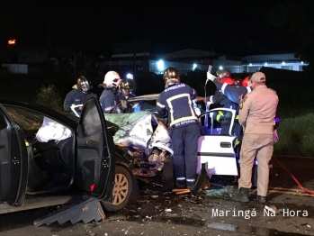 foto de Colisão frontal entre veículos deixa duas pessoas gravemente feridos no Contorno Sul de Maringá