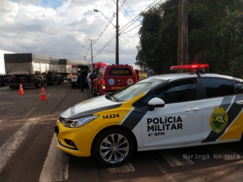 foto de Acidente entre carro e bitrem deixa motorista ferido entre Maringá e Paiçandu