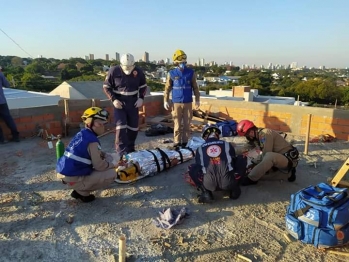 foto de Trabalhador sofre ferimentos graves ao cair de sobrado em construção