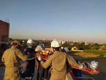 foto de Trabalhador sofre ferimentos graves ao cair de sobrado em construção