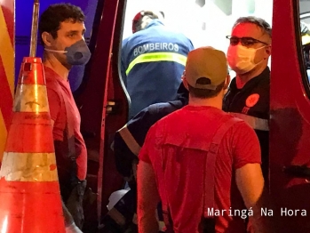 foto de Jovem fica inconsciente ao bater carro contra poste em Maringá