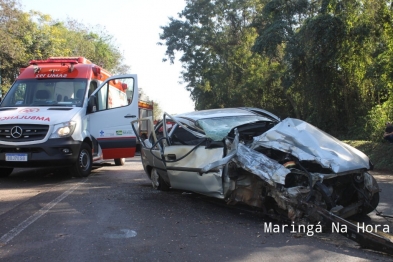 foto de Colisão frontal entre veículos na rodovia PR-323, deixa 06 pessoas feridas, entre elas uma gestante de 32 semanas