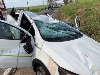 foto de Motorista fica ferido após capotamento entre Iguaraçu e Astorga