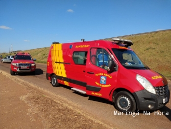 foto de Motorista passa mal e colide caminhonete contra poste na marginal da rodovia PR-323