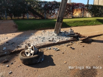 foto de Motorista passa mal e colide caminhonete contra poste na marginal da rodovia PR-323