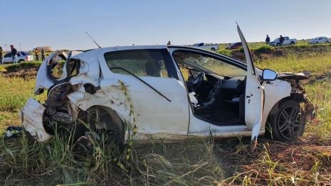 foto de Jovem de 24 anos morre após carro capotar em rodovia  na região de Maringá