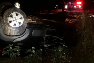 foto de Moça morre após bater carro contra poste na entrada da Vila Guadiana em Mandaguaçu