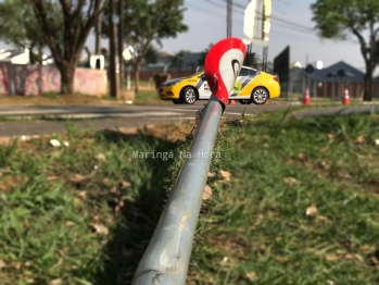 foto de Motorista com sinais de embriaguez atropela ciclista e colide contra carro estacionado em Maringá