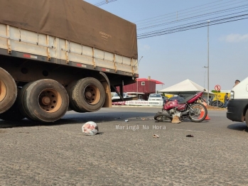 foto de Jovem é socorrido em estado grave após colidir moto contra carreta em Maringá