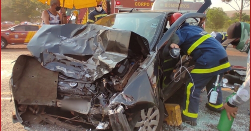 Motorista fica ferido após colisão frontal contra carreta na PR-323 entre Água Boa e Doutor Camargo