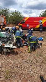 foto de Motorista é socorrido inconsciente após acidente em estrada rural de Maringá