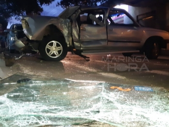 foto de Tampa de caçamba de picape atinge dois pedestres após acidente em Maringá