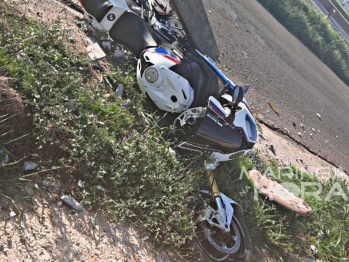 foto de Homem fica ferido ao bater moto de alta cilindradas em poste na marginal do Contorno Norte de Maringá