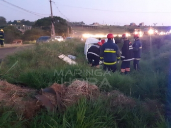 foto de Capotamento na BR-376 em Mandaguaçu deixa duas pessoas feridas