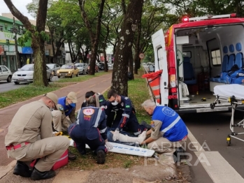 foto de Motociclista atropela homem na faixa de pedestres e foge sem prestar socorro, em Maringá