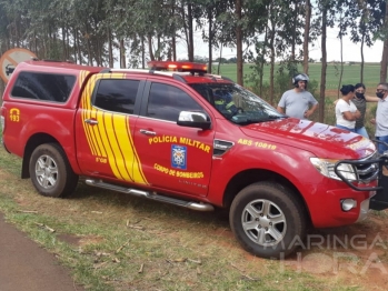 foto de Três pessoas ficam feridas após carro bater em árvore entre as cidades de Mandaguaçu e Ourizona