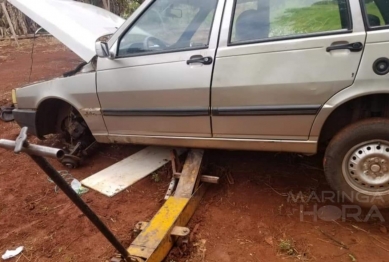 foto de Sarandi: mecânico é socorrido inconsciente após carro cair em cima dele enquanto trabalhava