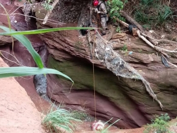 foto de Homem cai em ribanceira de mais de 15 metros e morre