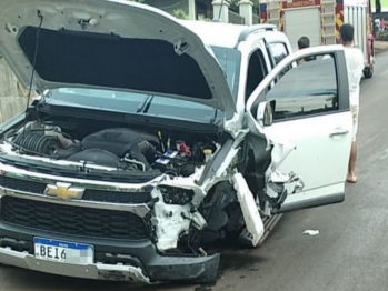 foto de Casal e criança morrem em acidente entre carro e caminhonete