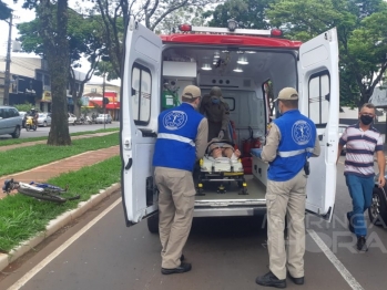 foto de Ciclista fica gravemente ferida após ser atropelada na faixa de pedestres por moto em Maringá  